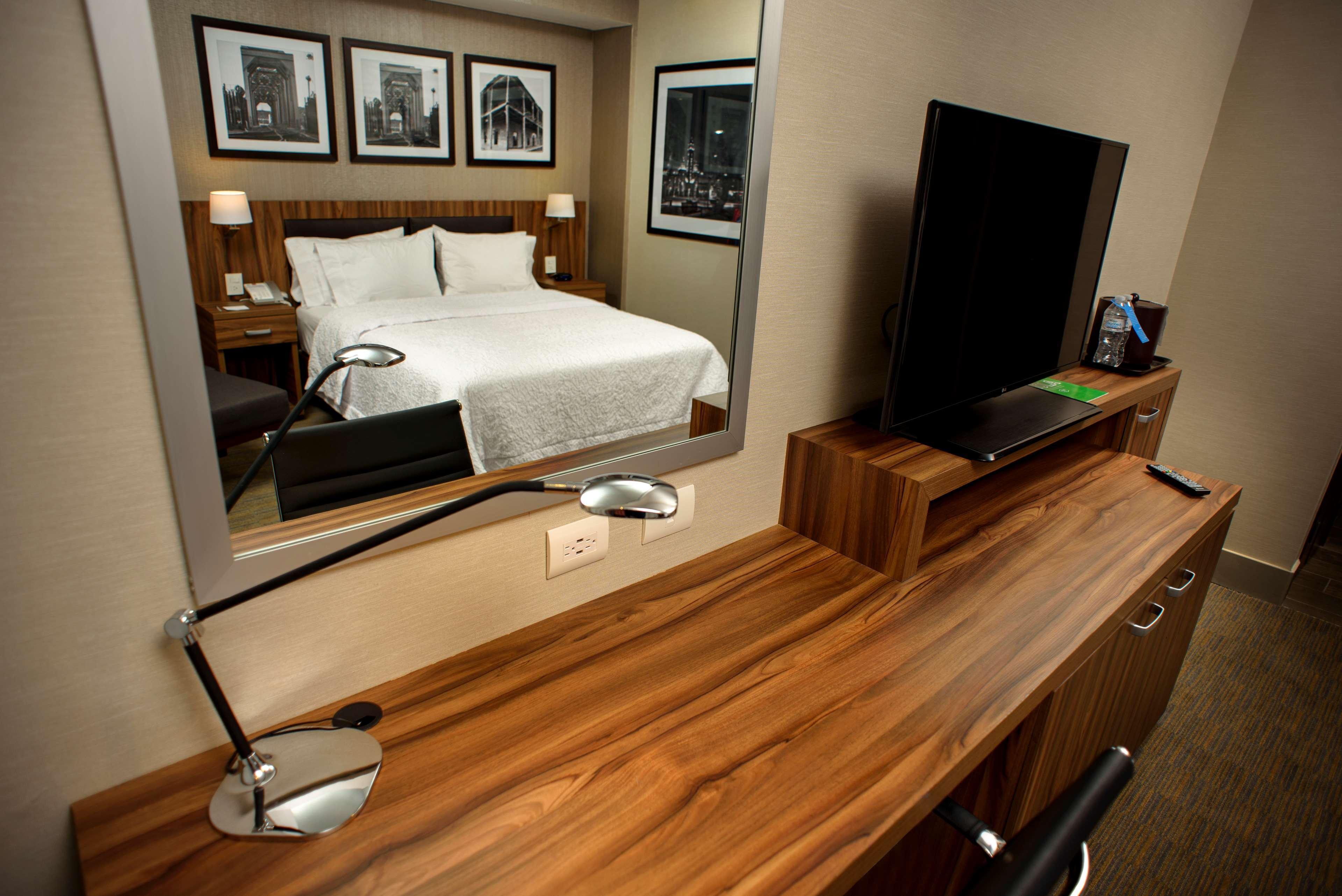 Hampton Inn Пьедрас-Неграс Экстерьер фото