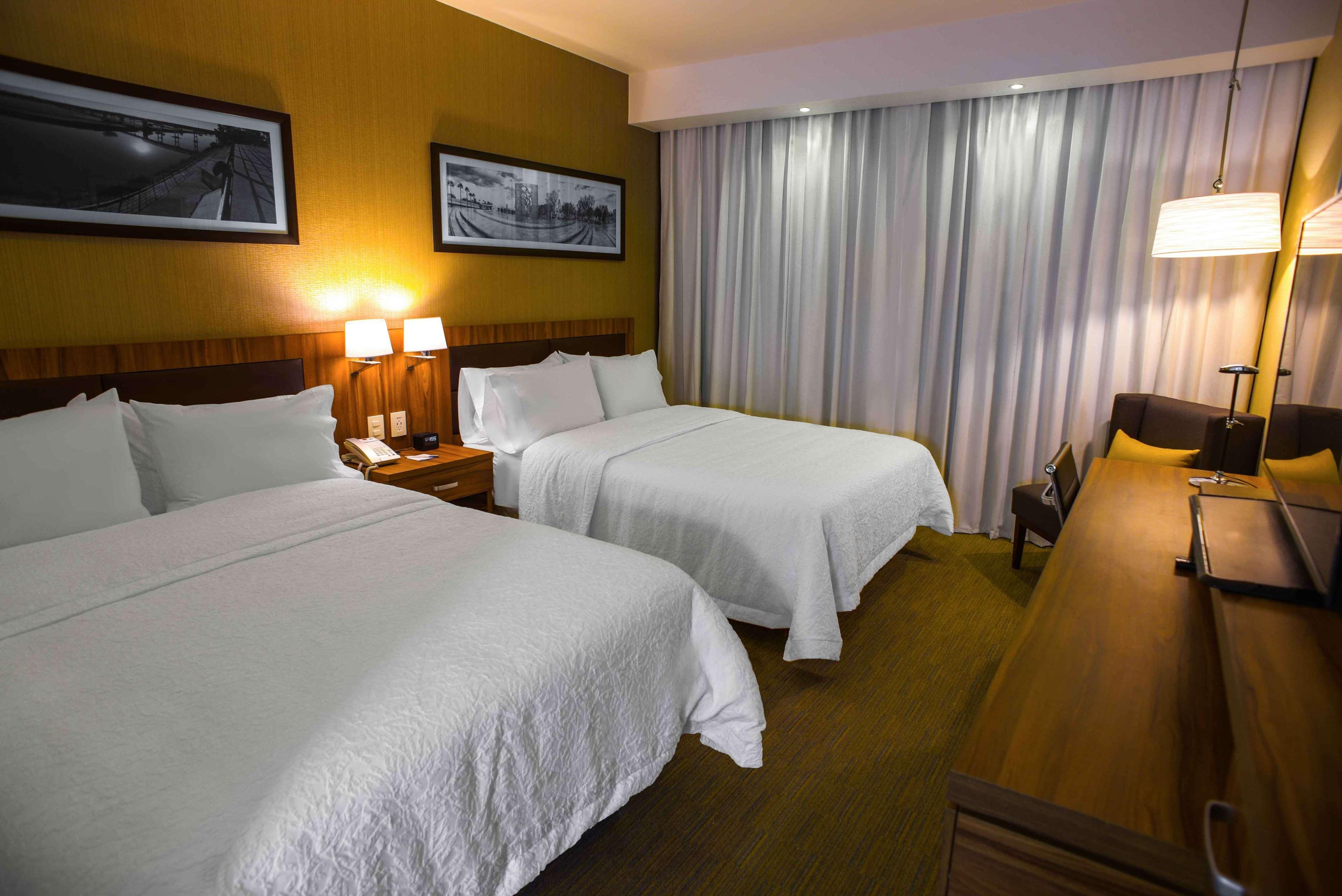 Hampton Inn Пьедрас-Неграс Экстерьер фото