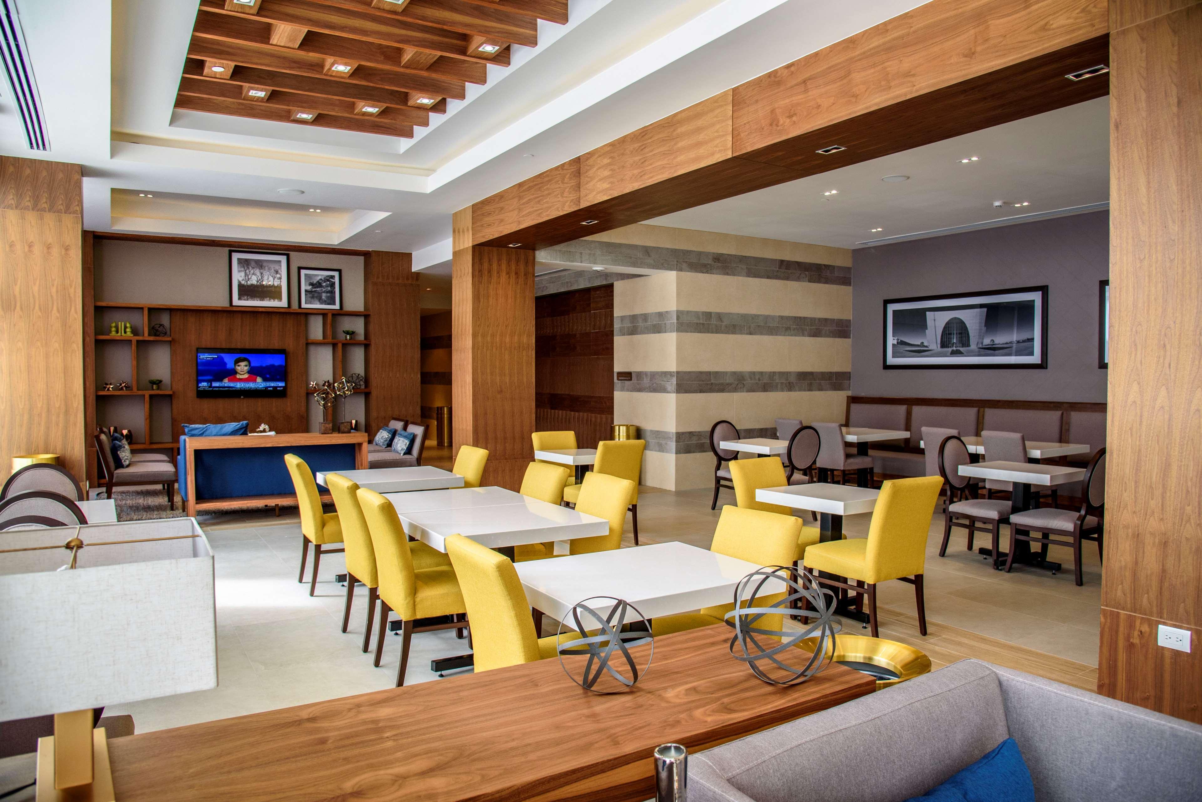 Hampton Inn Пьедрас-Неграс Экстерьер фото