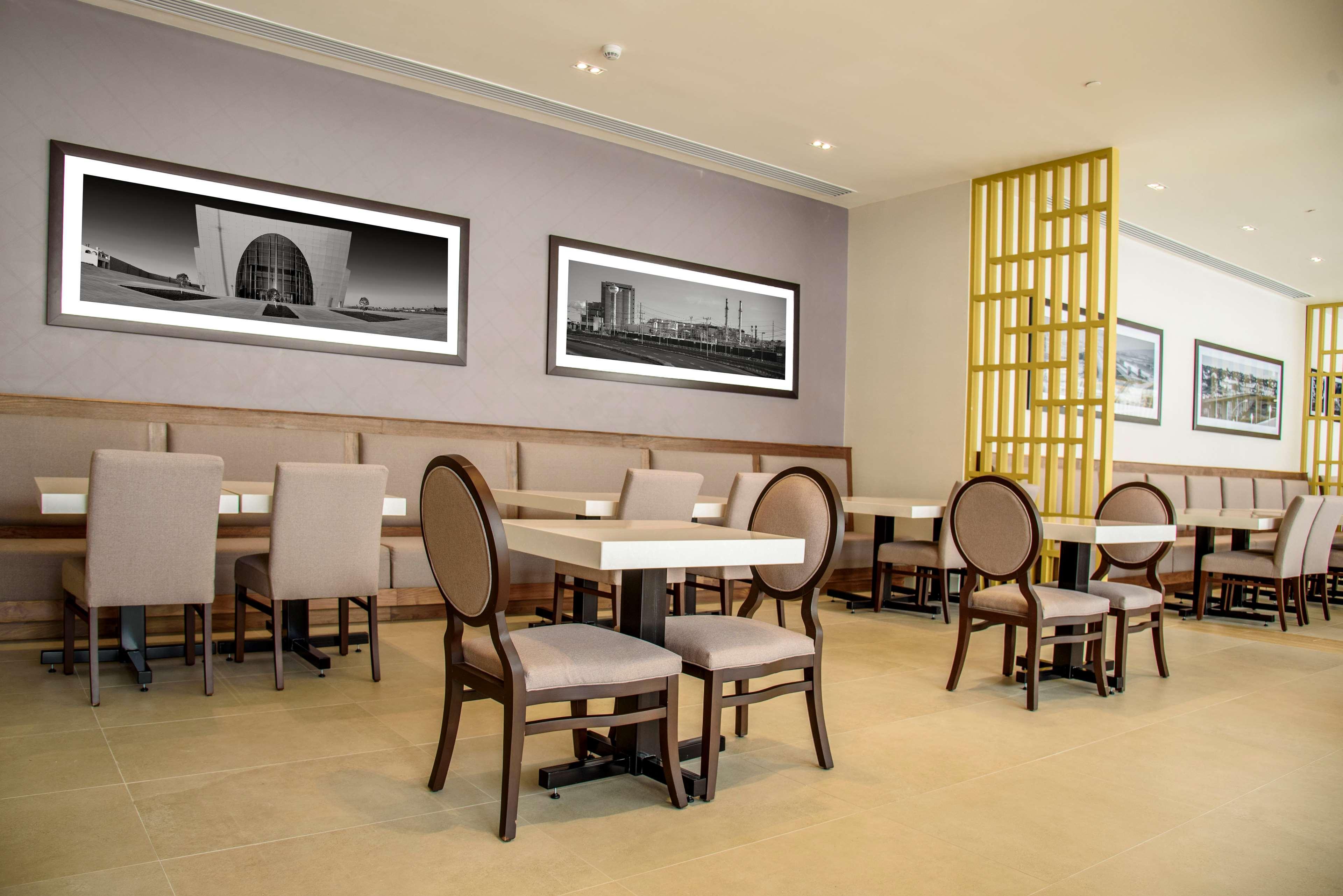 Hampton Inn Пьедрас-Неграс Экстерьер фото