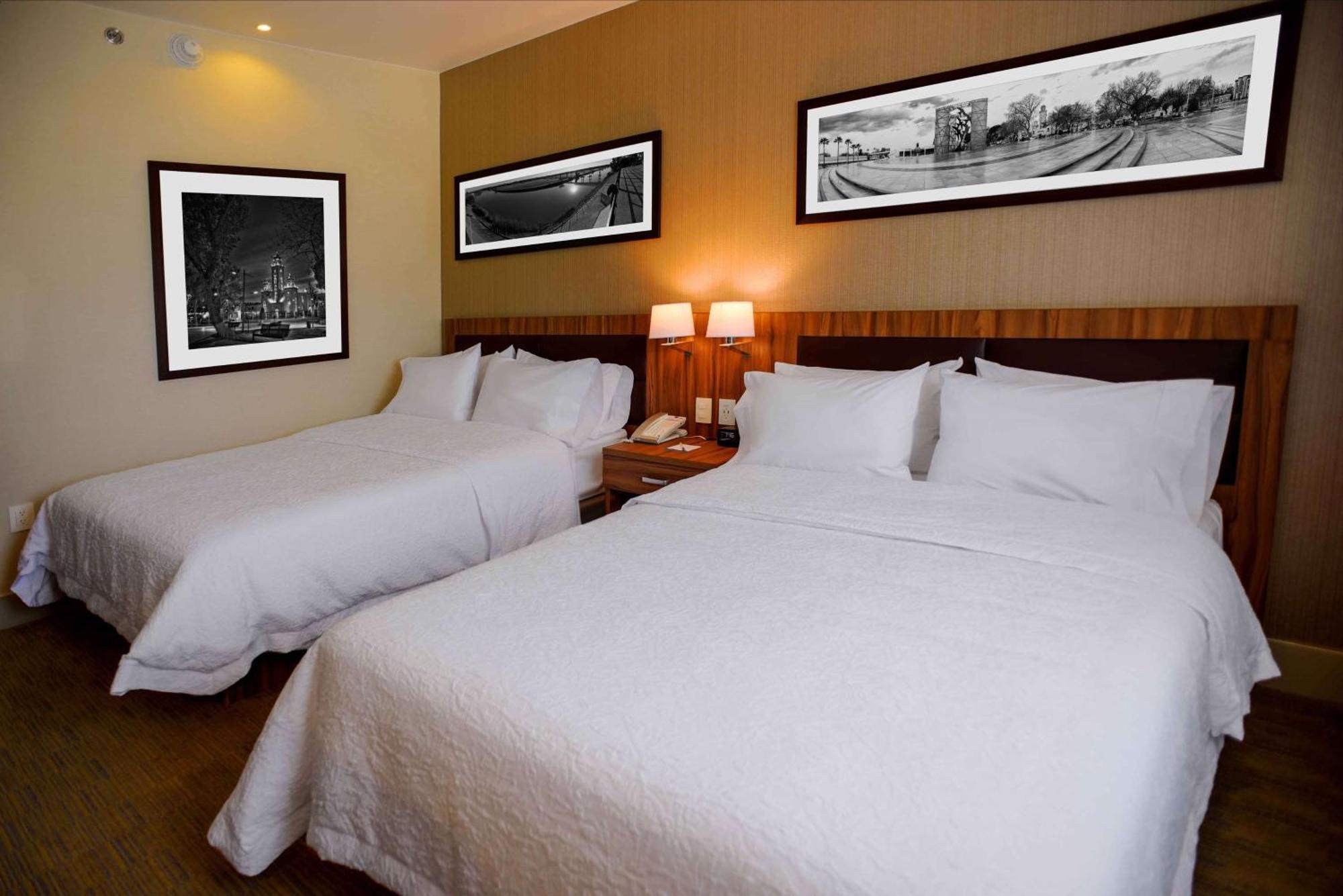 Hampton Inn Пьедрас-Неграс Экстерьер фото