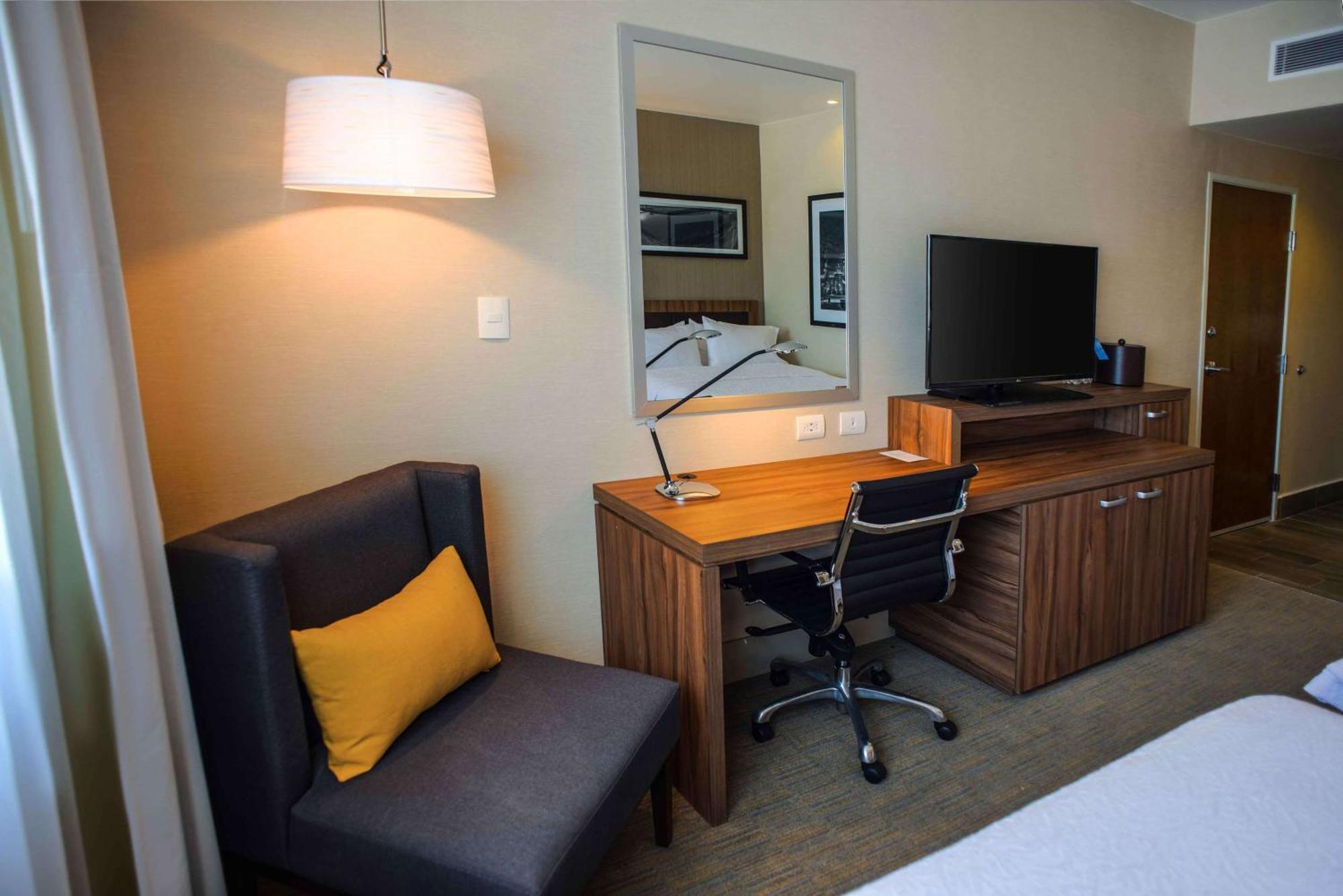 Hampton Inn Пьедрас-Неграс Экстерьер фото
